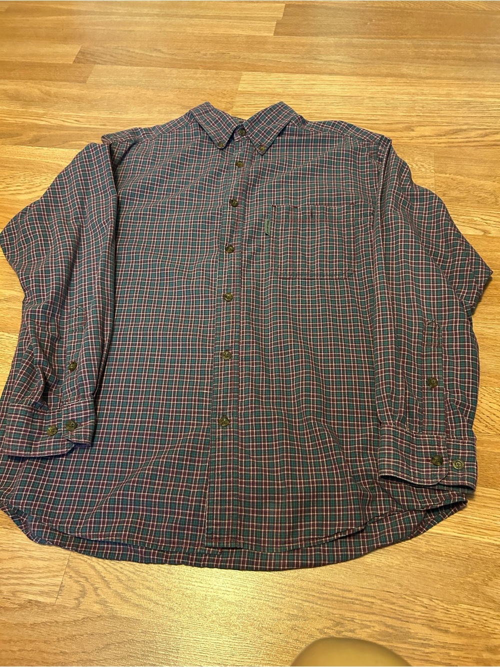 Woolrich Classic Men's Plaid Button-Up Shirt in Navy and Red. Size large